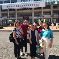 本系董玉娟老師、許淑寬老師、王恩薇助理帶領五年一貫碩士班學長姐於109.06.04至三民家商國貿科及資處科進行入班宣導及座談,高中生們反應熱烈!