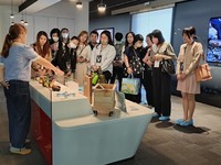 日期：114年05月23日(五)
時間：09:00~13:30
內容：本系董玉娟老師於05月23日，帶領碩專班(計19人)前往瑞儀光電股份有限公司參訪。